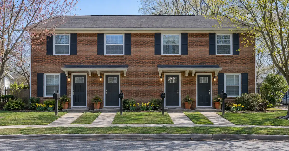 Can You Count Other Units' Rent to Buy a 2-4 Unit With a Jumbo Loan?