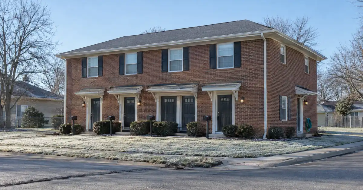 Jumbo Loan Requirements for a Fourplex With Rent From Three Units