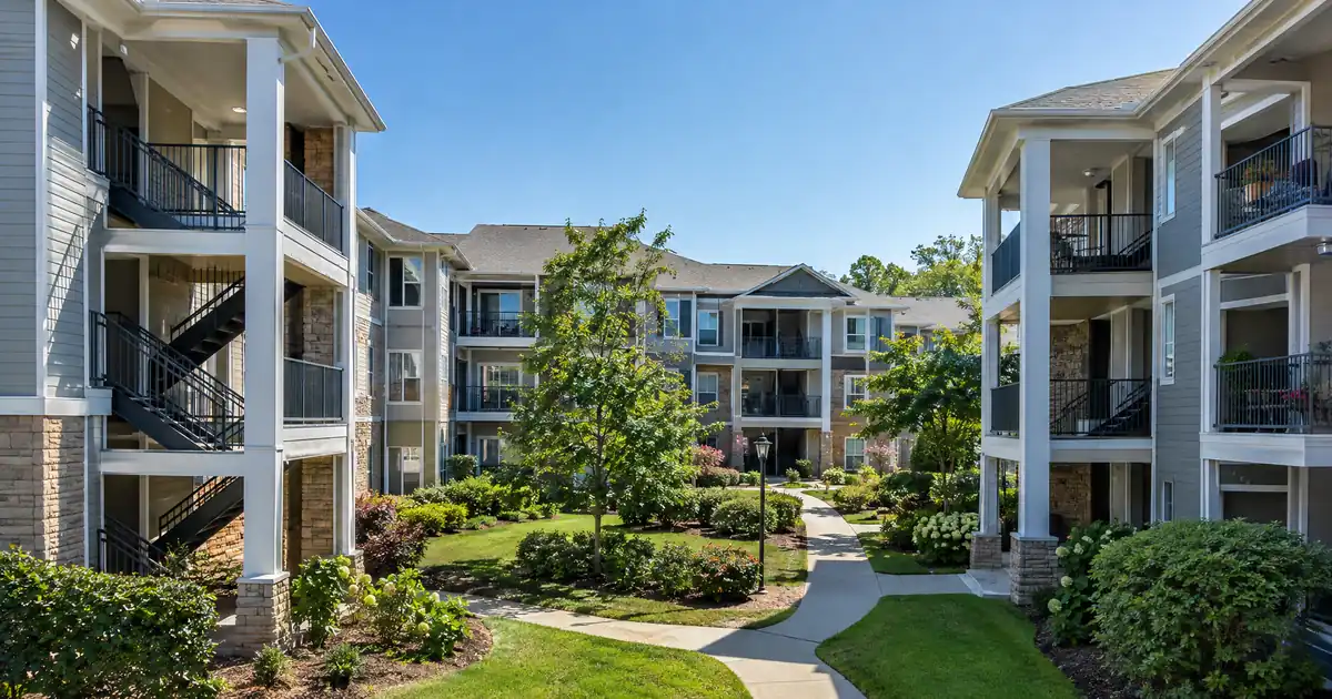 Is a 30-Year DSCR Loan Safer for an LLC Portfolio With 10+ Doors?