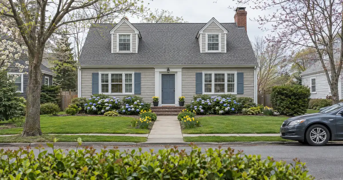 Should Consolidating Rentals Into One DSCR Loan Include a Low Mortgage?