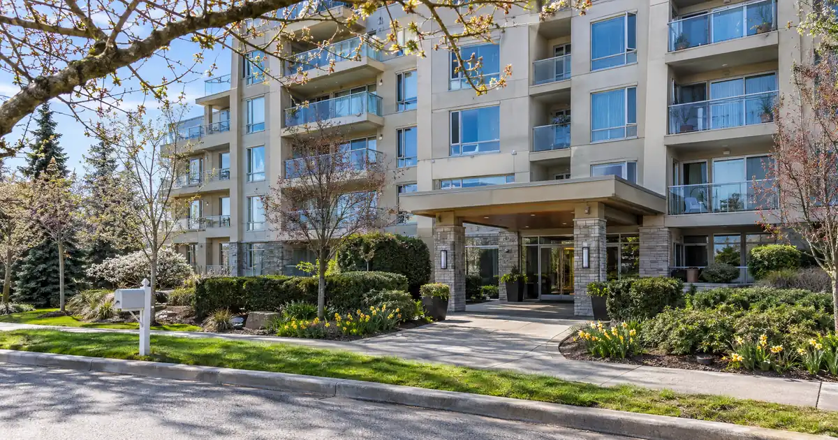 How Much a Weak Condo Pulls Down Pooled DSCR Beside Strong Houses