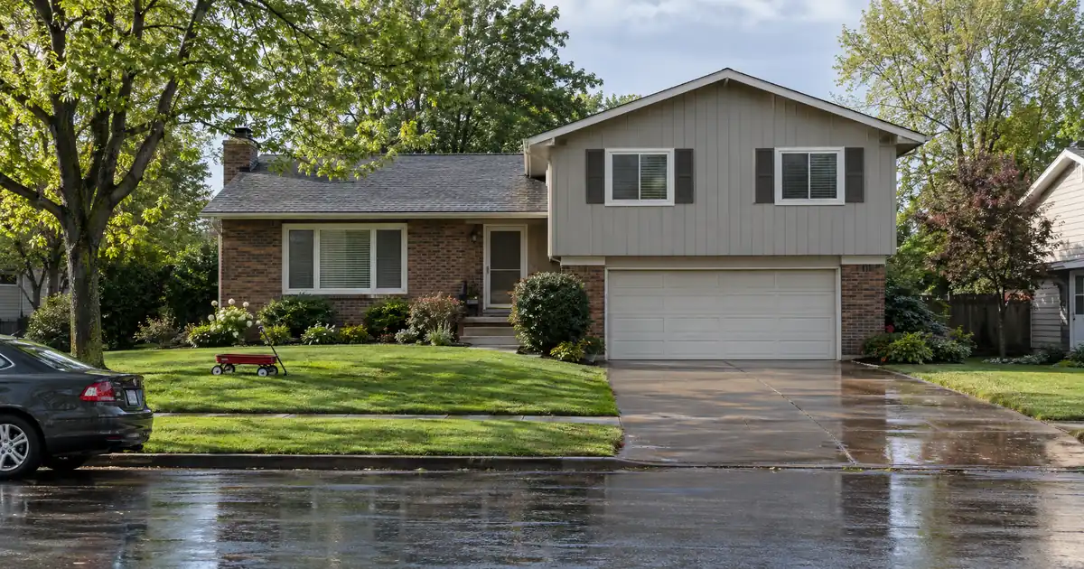 Strongest vs Weakest Sale First in a Fifteen-House DSCR Pool