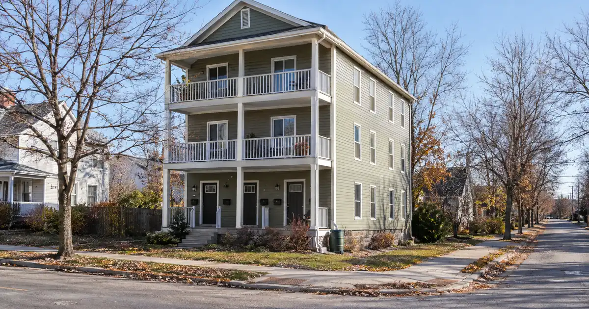 Can One Vacant Triplex Unit Be Counted at Market Rent for DSCR?