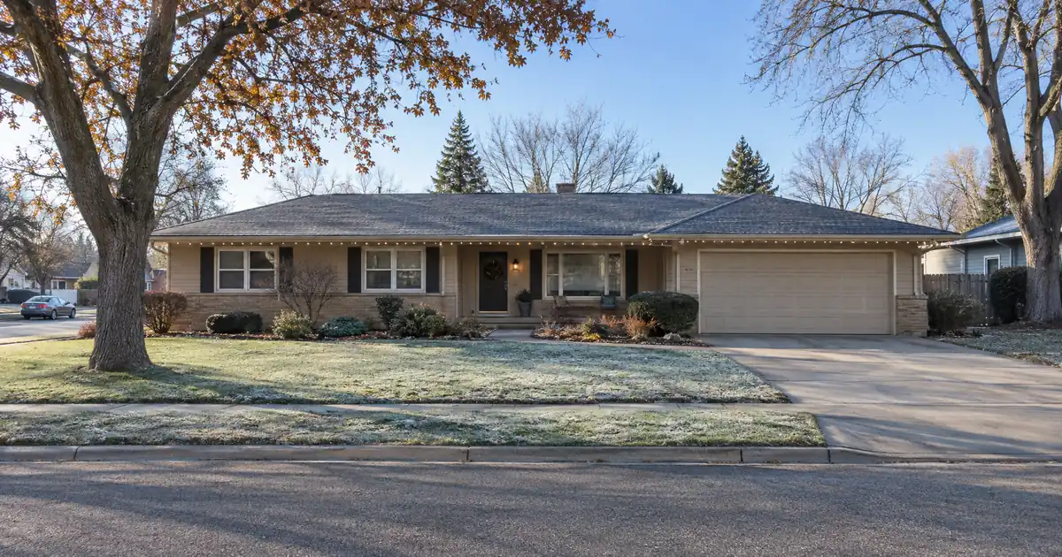 How a DSCR Lender Sets the Credit Score for Two Couples Buying Together