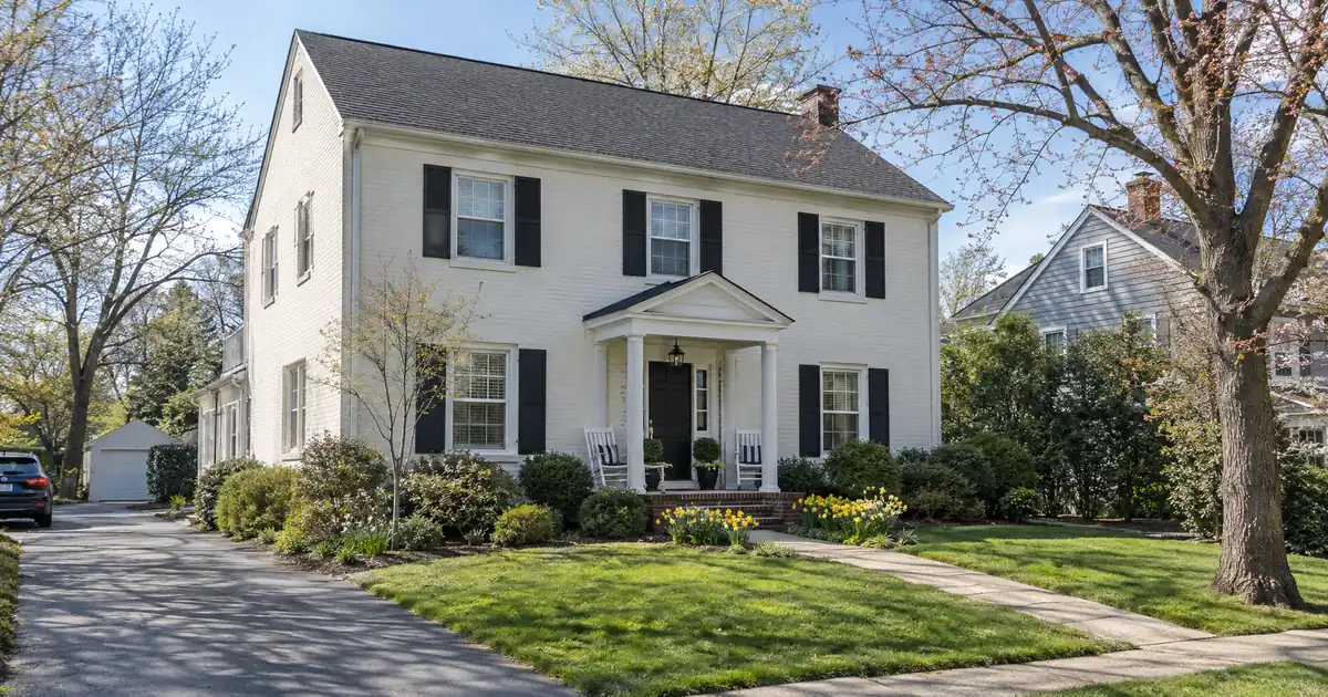How a HELOC Lender Counts New W-2 Income Behind a Low First Mortgage