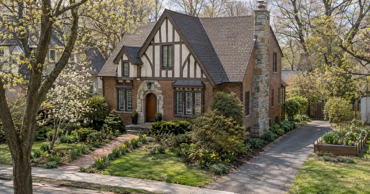 Investor Cash-Out Refinance Credit Report Requirements on a Rental