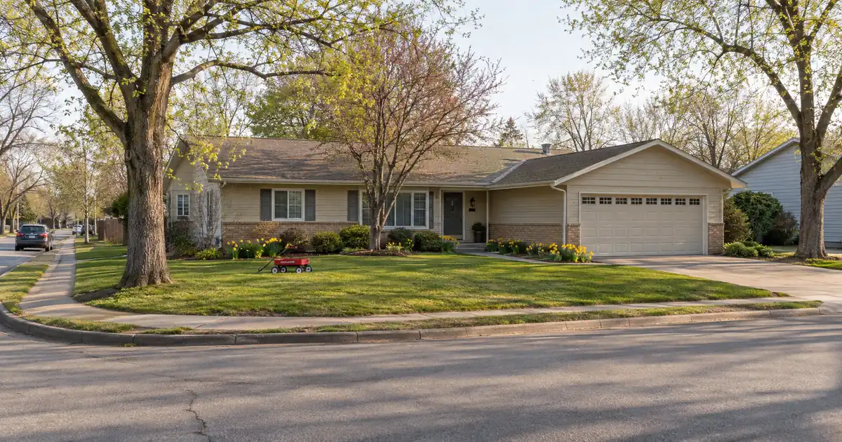 Home Equity Investment Requirements Versus a Cash-Out Refinance