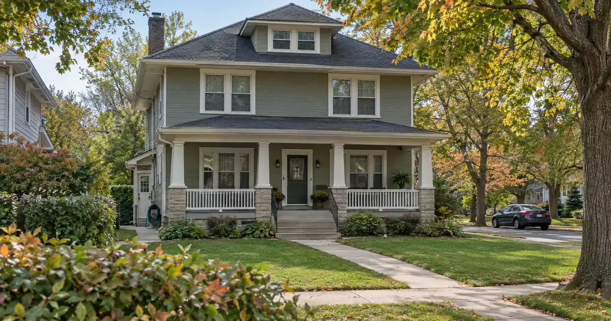 Credit Requirements for a Home Equity Investment vs. a HELOC