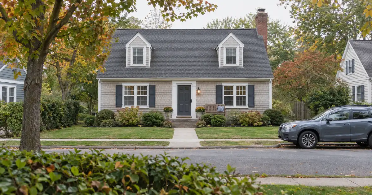 How a Lender Charges an Early Closure Fee on a HELOC