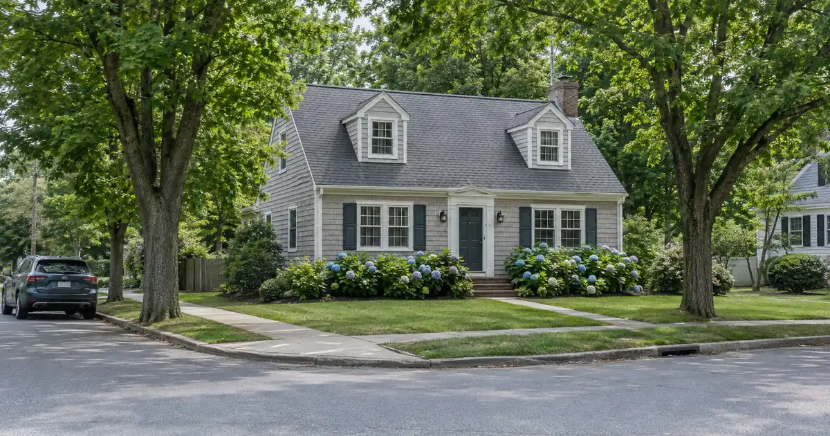 How a HELOC Draw and Repayment Period Set Payments vs. a Fixed Equity Loan