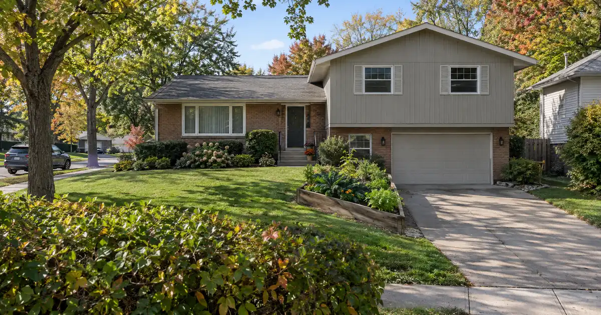 Do Business Bank Accounts Count Toward an Asset Qualifier Mortgage?