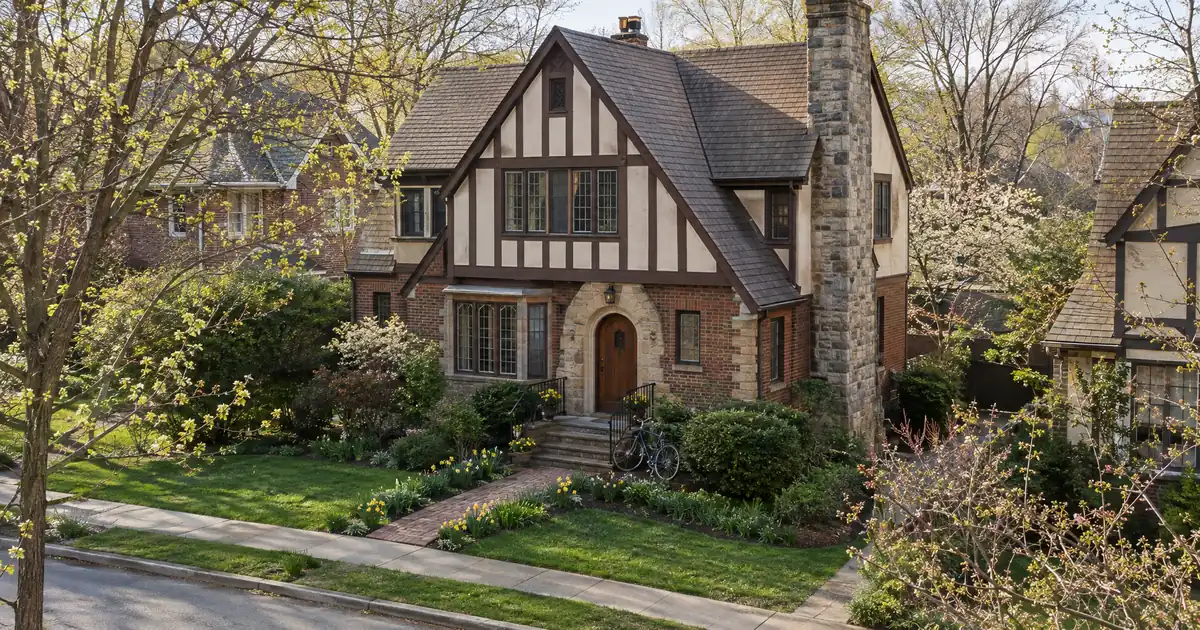 How an Asset Qualifier Rate-and-Term Refinance Works on a Second Home