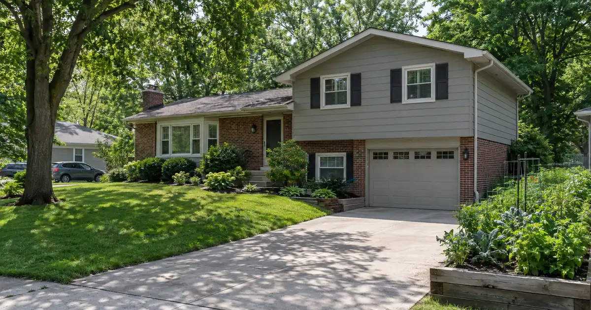 Does a Late Mortgage Payment Disqualify You From an Asset Qualifier Loan?