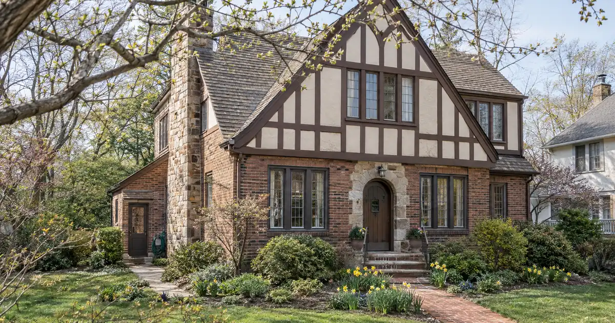 How Financially Independent Households Get a Mortgage Without Working