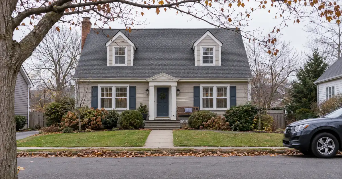 Can a Tech Employee Qualify for a Mortgage on Vested Stock and a Variable Paycheck?