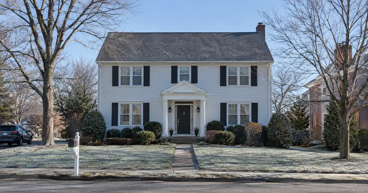Can a Stay-at-Home Spouse With Investments Qualify for a Mortgage Alone?