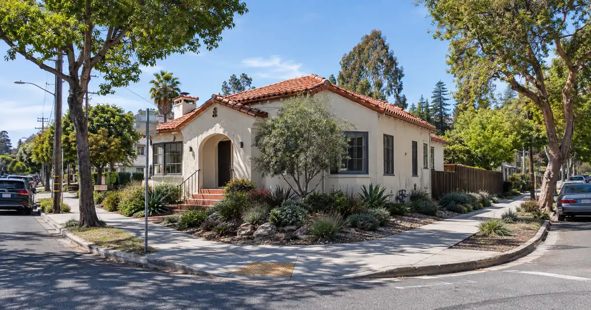 Asset-Based Mortgage vs Bank Statement Loan for a California Business Owner