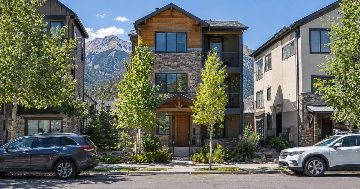 Asset-Based Mortgage vs Bank Statement Loan for a Colorado Business Owner