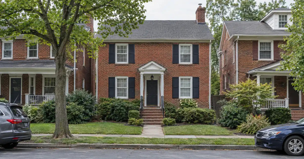 Can Co-Borrowers Combine Accounts on a Virginia Asset Qualifier Mortgage?