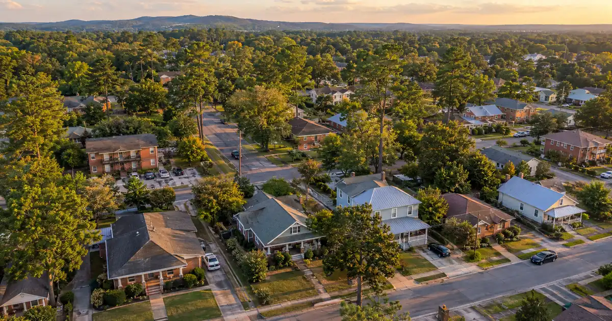 How to Finance an Alabama Vacation Home With an Asset Qualifier Mortgage