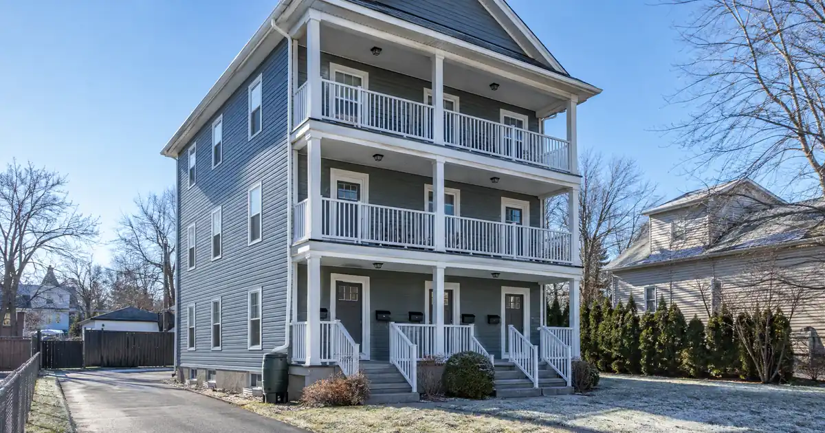Does Rent From the Other Units Help You Qualify for a VA Loan?