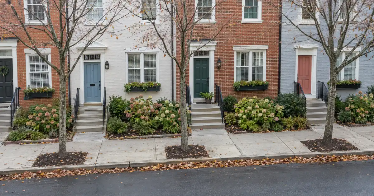 Is FHA Ever a Better Choice Than a VA Loan for a Veteran?