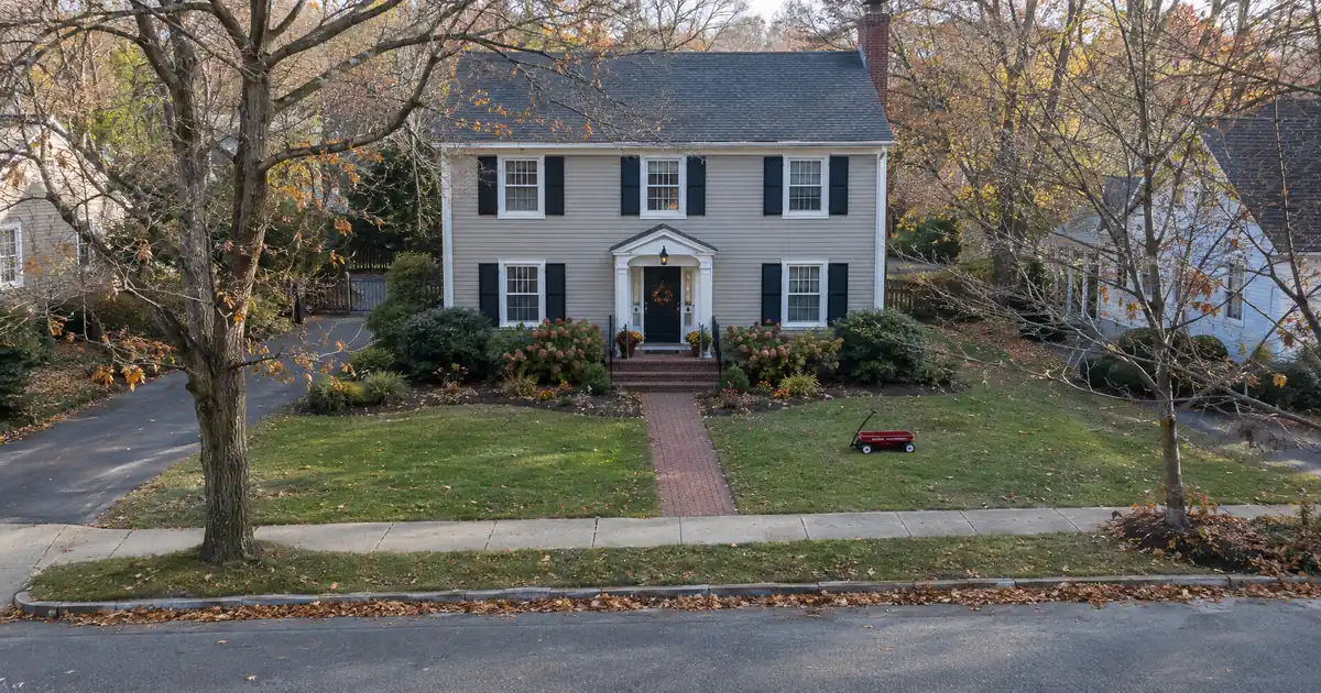 VA Loan vs Conventional Loan for a First-Time Active-Duty Buyer