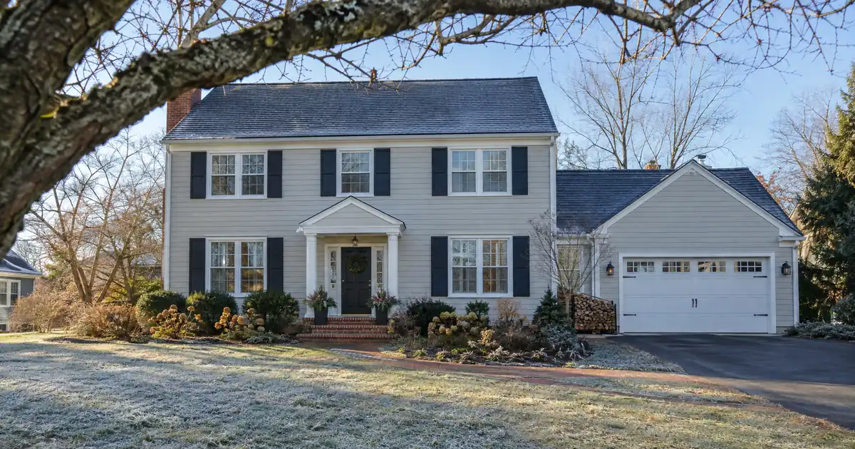 Does an FHA Loan Fit a Small Down Payment and Good Credit?