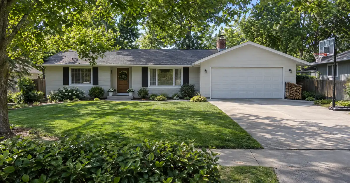 FHA vs VA Loan for a Veteran With a Thinner Credit Profile