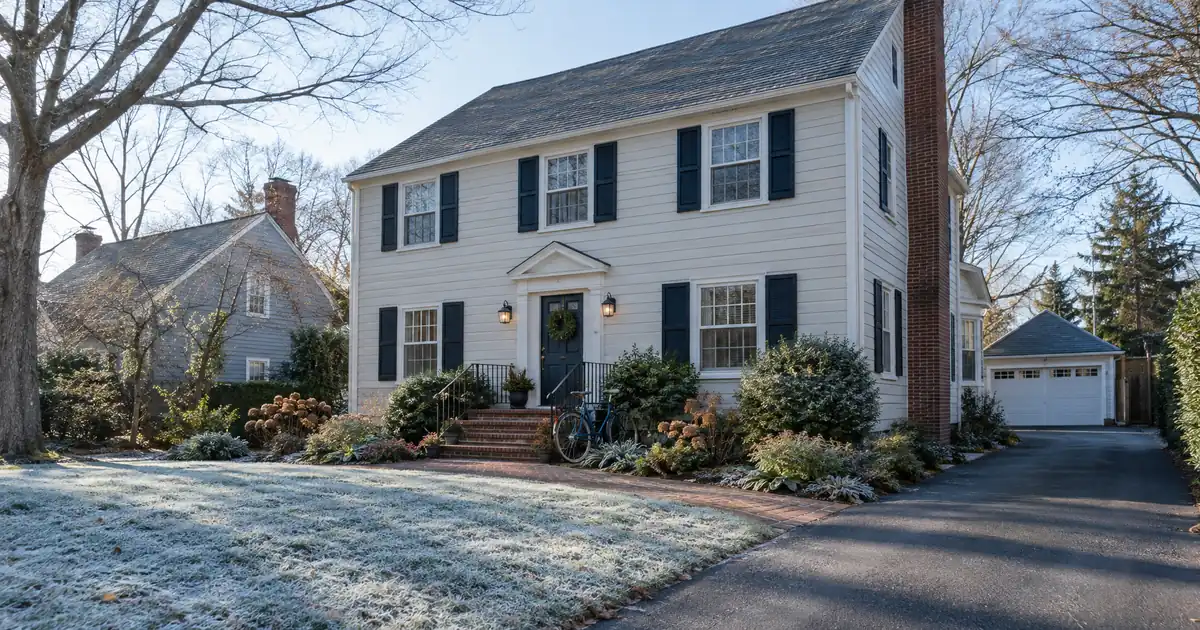 Conventional Loan vs FHA Requirements for a Buyer With Strong Credit