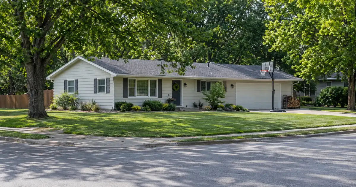 Conventional Loan vs FHA With a Parent Co-Borrower and a High DTI