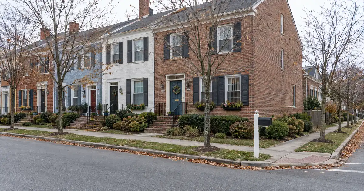 Can a Second Home Buyer Put More Down and Keep a Conventional Loan?