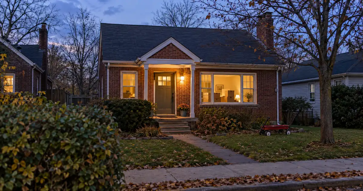 Does a Wholesale Broker Help First-Time Buyers Get a Conventional Loan?