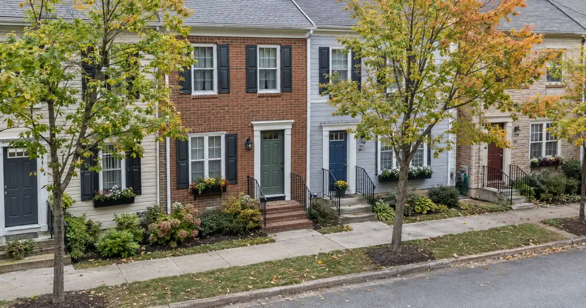 No-Closing-Cost Refinance vs Paying Up Front for a Possible Mover