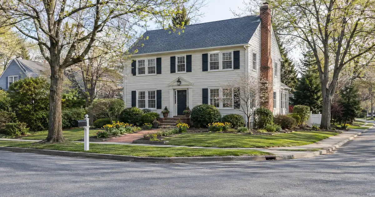 How Much an FHA Streamline Lowers a Retiree's Payment After Premiums