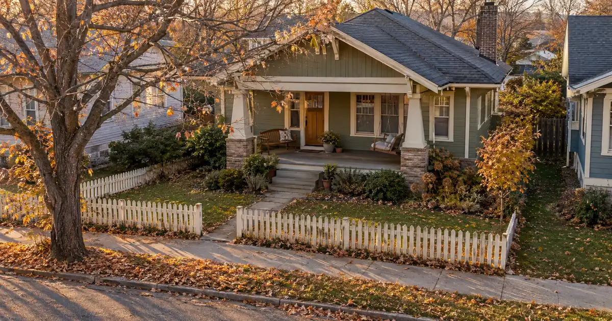 Should an ARM Holder Use a No-Closing-Cost Refinance Before Reset?