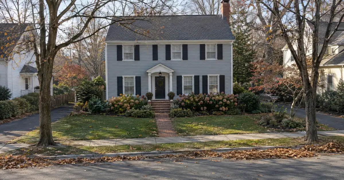 Should a Borrower With Equity Choose an FHA Streamline Refinance?