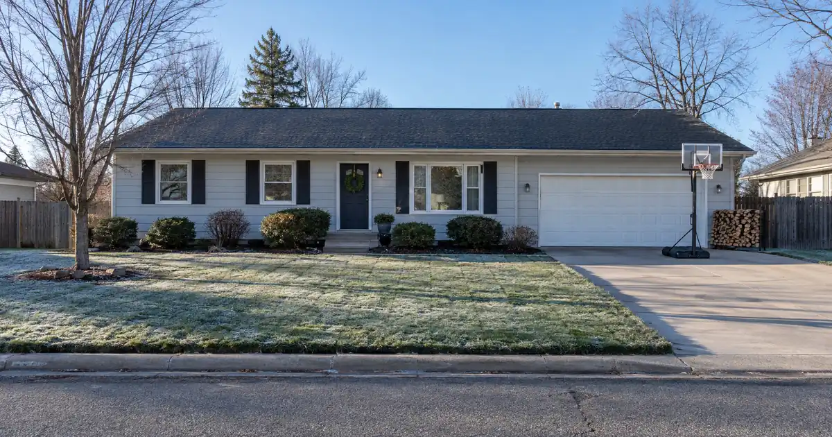 Cash-Out Refinance vs Second Mortgage for a Homeowner With Little Equity