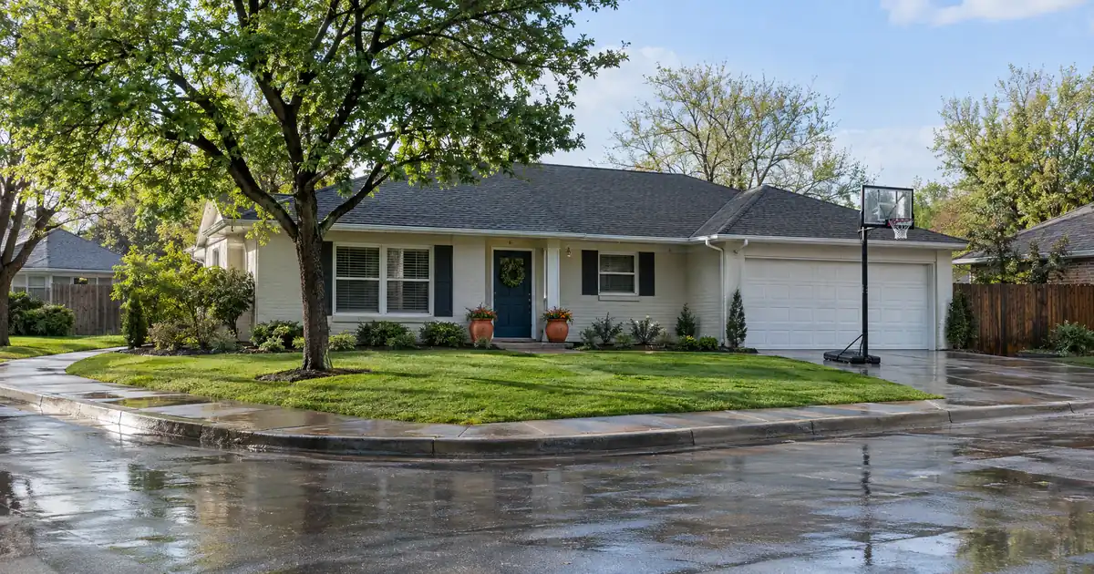 Cash-Out Refinance vs HELOC When You Need the Most Cash