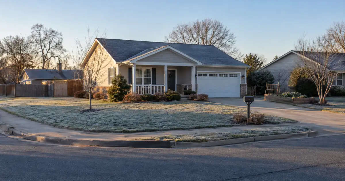 Cash-Out Refinance vs HELOC for a Homeowner With Thin Reserves