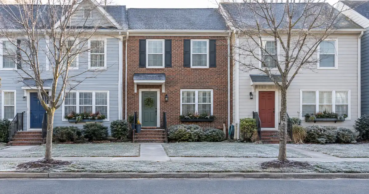 FHA Cash-Out Refinance vs Conventional Cash-Out for Thin Credit