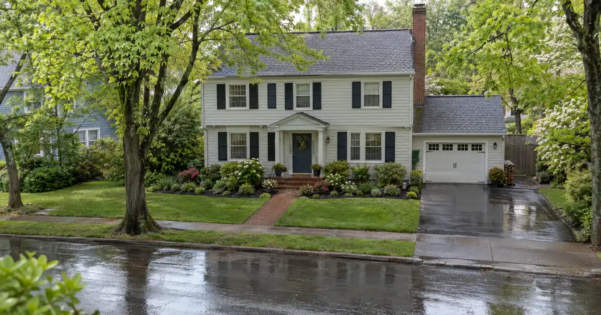 How Mortgage Insurance Differs on FHA Cash-Out and Conventional