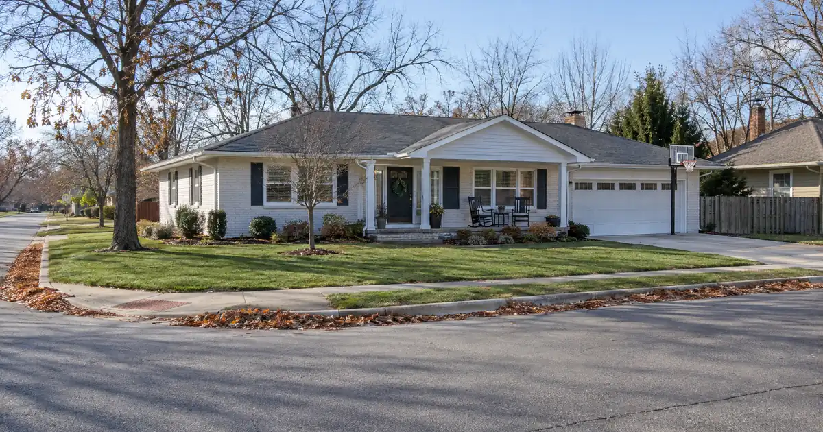 How an FHA Cash-Out Refinance Sizes the Loan Versus a Streamline