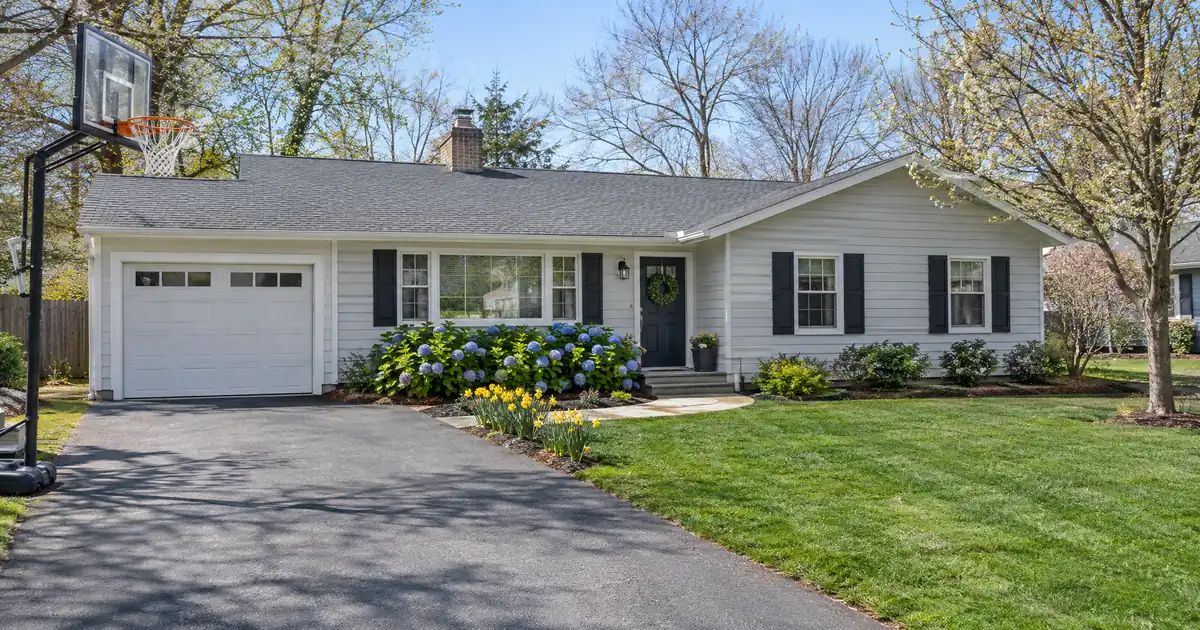 FHA Cash-Out Refinance Requirements Versus an FHA Streamline
