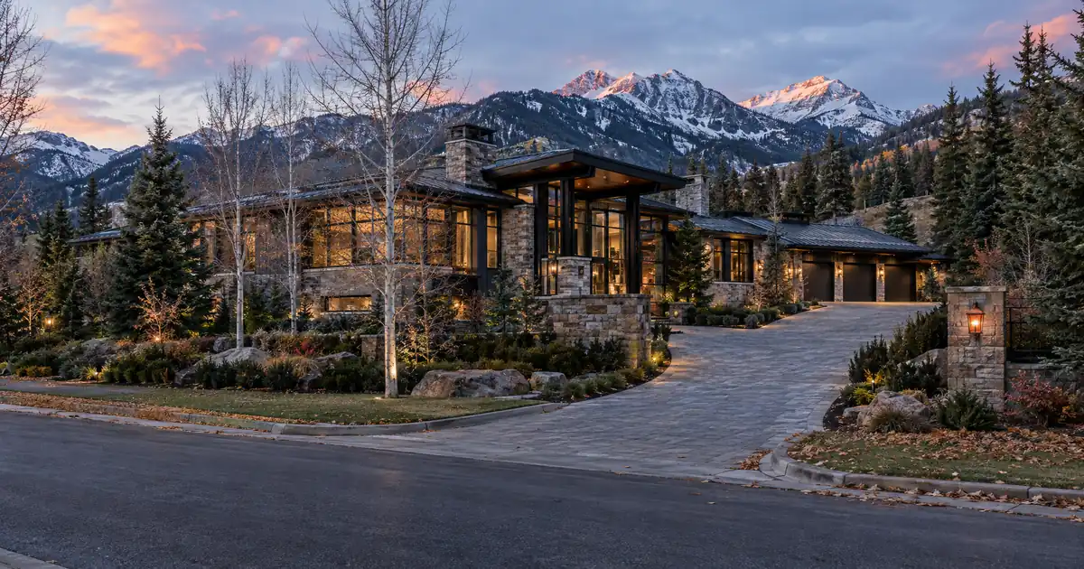 Jumbo Cash-Out Refinance Requirements and Limits for a Primary Home