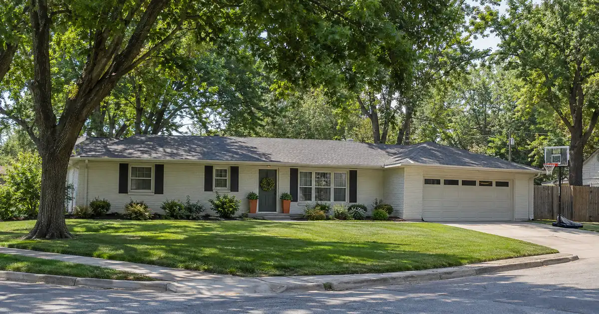 Does a Co-Borrower Help You Qualify for a Conventional Loan?