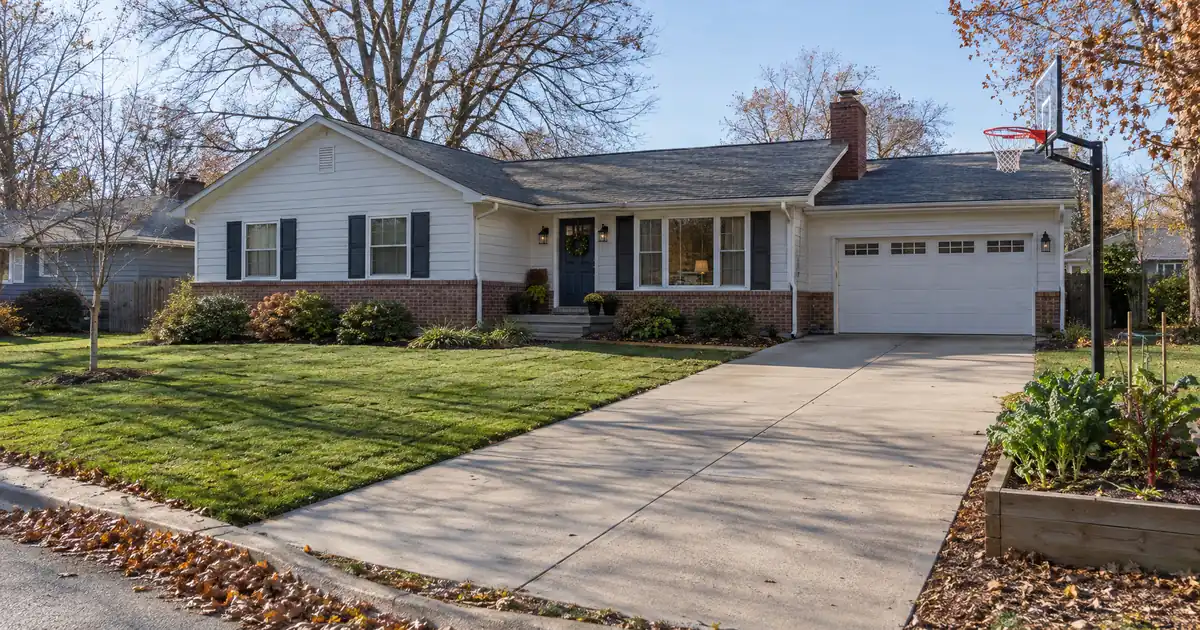 Mortgage Assumption Requirements for a Homeowner Weighing a Refinance