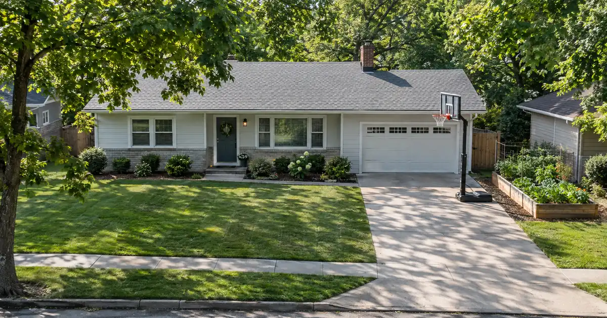 Assume vs Refinance a Mortgage When Divorcing and Keeping the Home