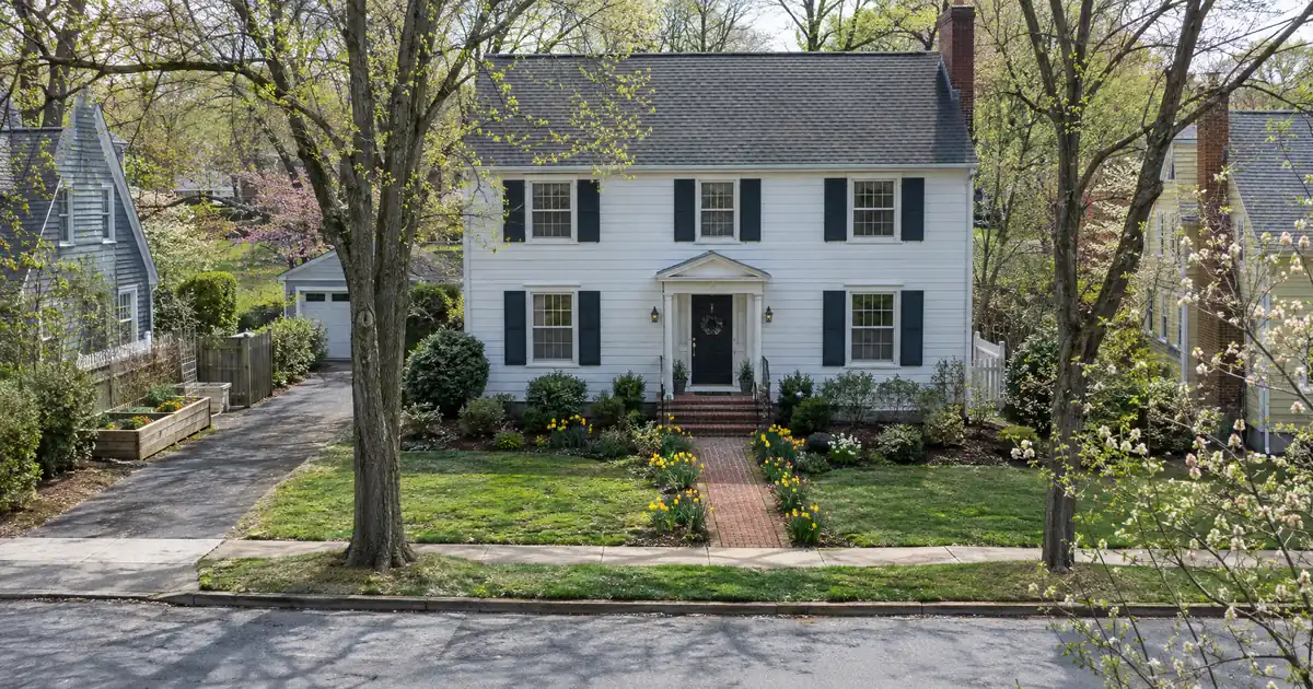 FHA Loans for Homeowners Moving Up Before Selling Their Current Home