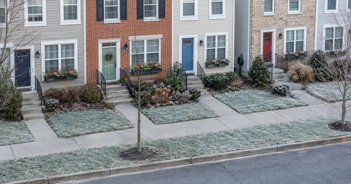 How to Qualify for an FHA Loan With a Relative as Cosigner